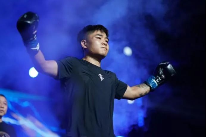 每一寸土地, 大粉丝 每一寸土地, 大粉丝