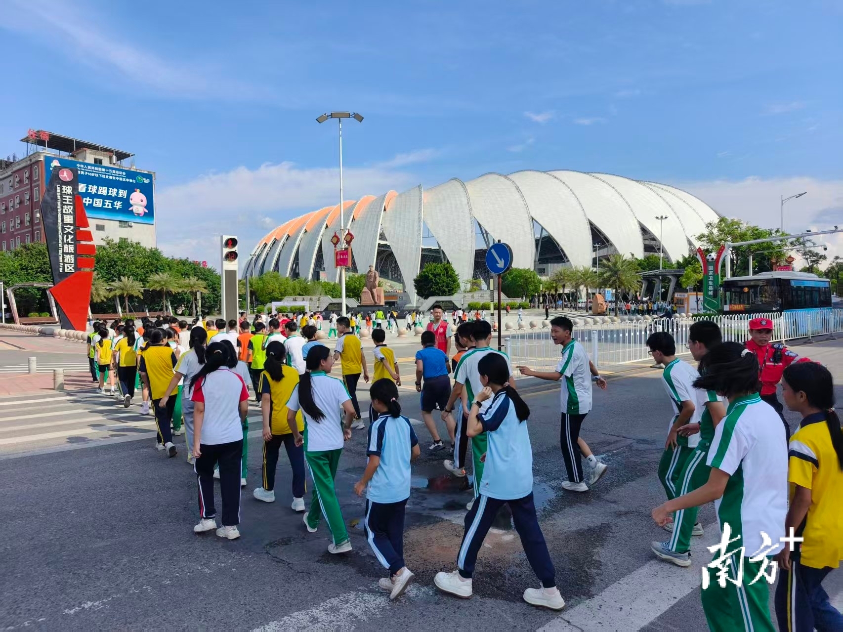 都会全力做, 他们是场内